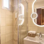 Des Deux Continents Hotel 3*
