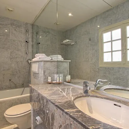 Des Deux Continents Paris