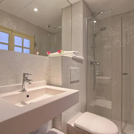 Hotel Des Deux Continents Paryż