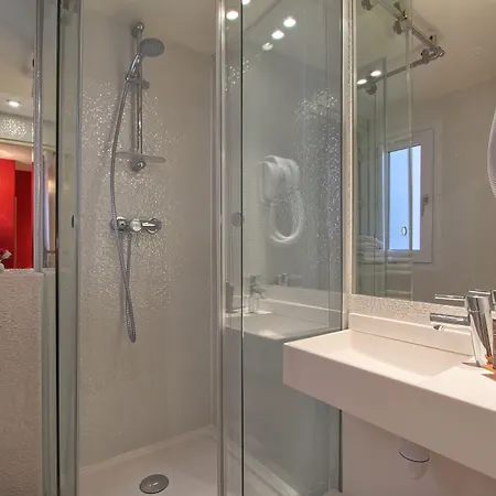 Hotel Des Deux Continents 3*