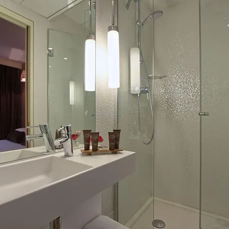 Des Deux Continents 3* Paris