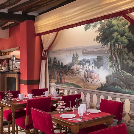 Des Deux Continents Hotel 3*