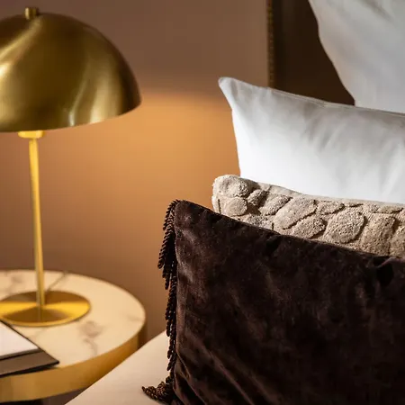 Des Deux Continents 3* פריז