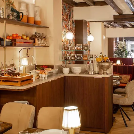 מלון Des Deux Continents