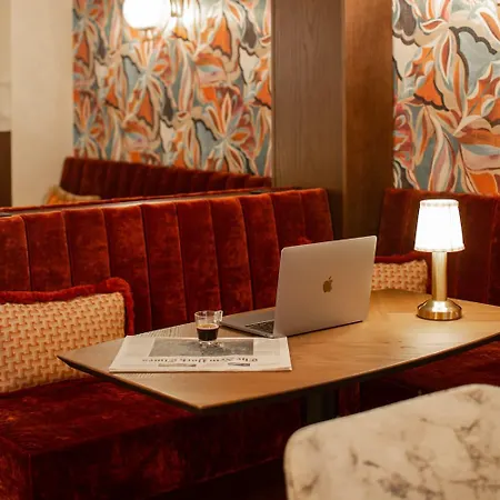 Des Deux Continents 3*