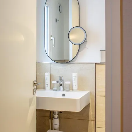 Des Deux Continents 3* פריז