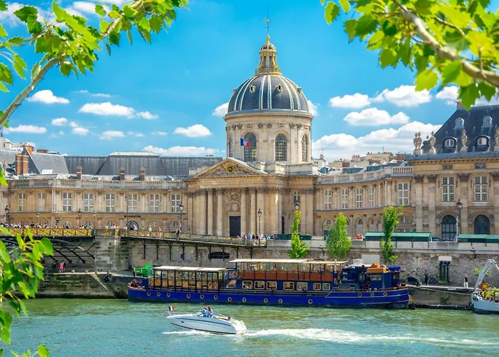 Отель Des Deux Continents Париж