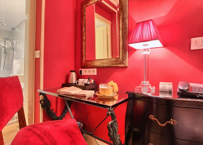 Des Deux Continents Hotel 3*