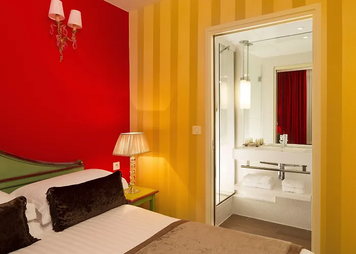 Des Deux Continents Hotel 3*