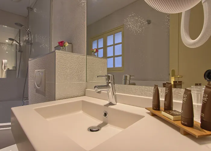 Des Deux Continents Hotel