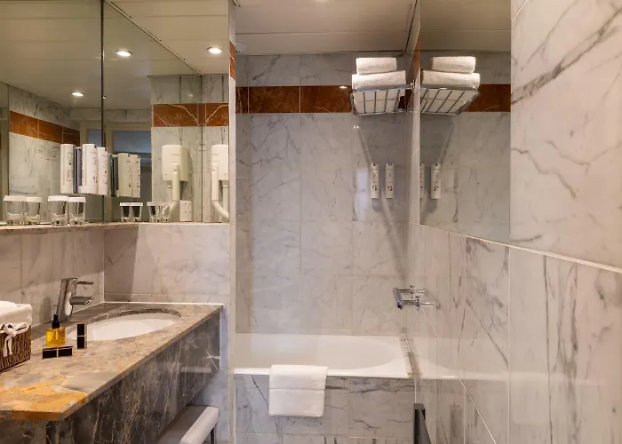 Hotel Des Deux Continents 3*