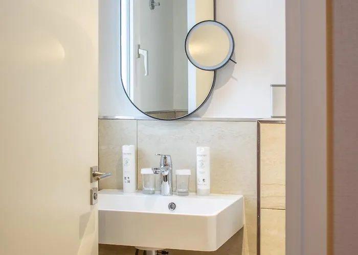 Des Deux Continents 3* Paris