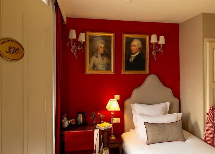 Des Deux Continents Hotel 3*