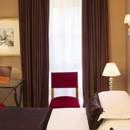 Des Deux Continents Hotel 3*