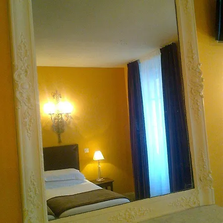 Hotel Des Deux Continents 3*